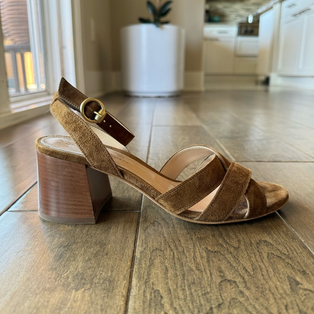 Gianvito Rossi brown suede heels, 38, EUC